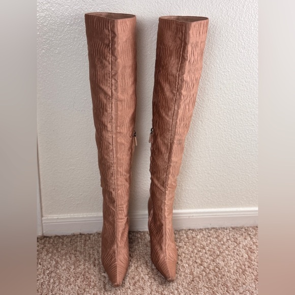 Gucci by Tom Ford Ruched Silk 4.5" Heeled Boots Ad Campaign Size 61/2 - Picture 4 of 16